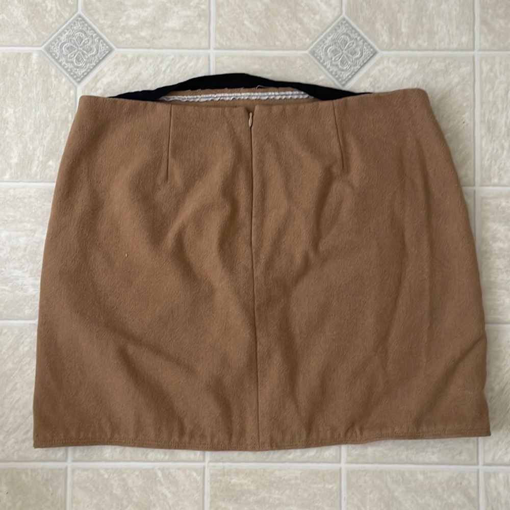 GAP Brown Skirt with Zipper Pockets - Picture 2 of 2